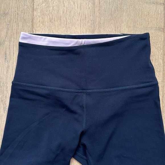 EUC align short 6" yoga day colorblock true navy/lilac ether size 4 lululemon - Picture 4 of 9